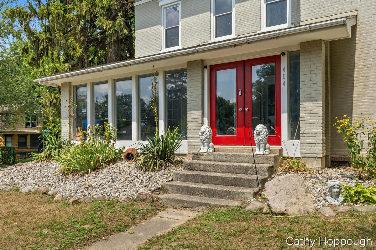 404 E Main Street, Ionia, MI 48846 — photo 2