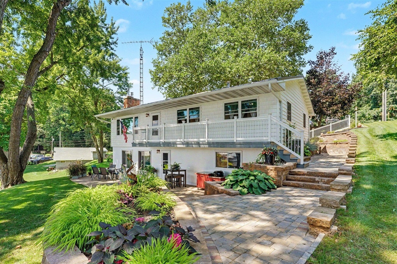 58875 Hill — photo