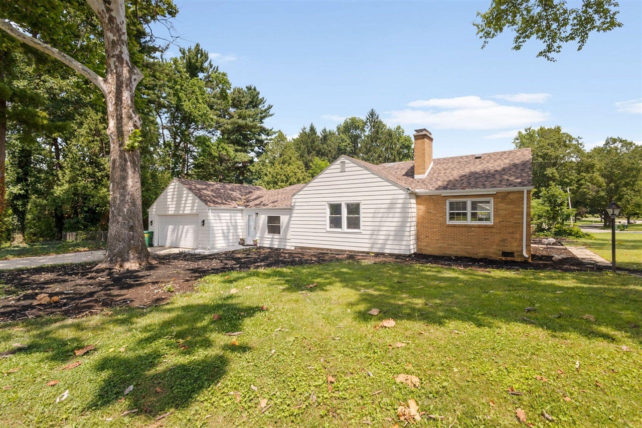 811 Tomahawk Lane — photo