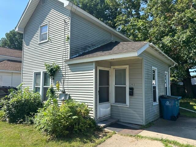 102 S George Street — photo