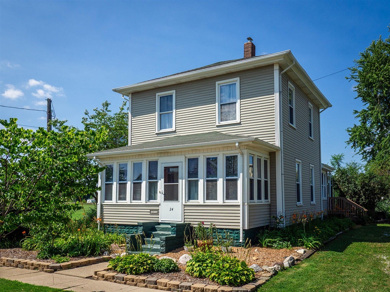 24 W Linden Street — photo