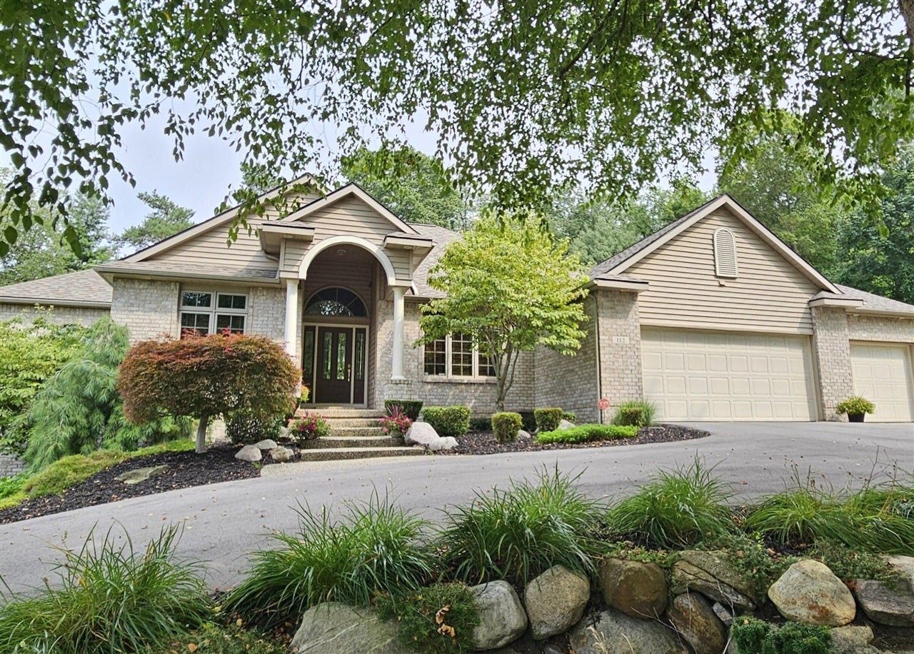 112 Stonehenge Drive — photo