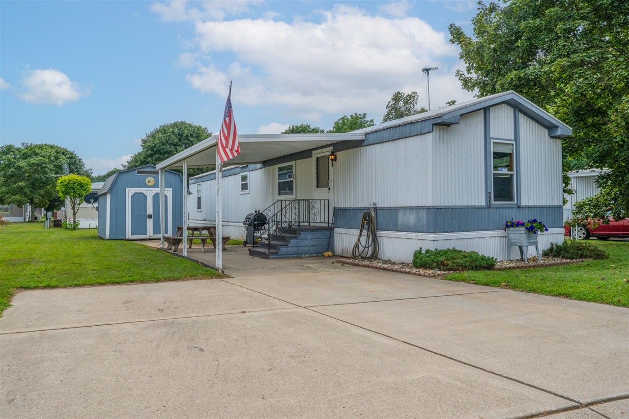 8836 Stevensville-Baroda Road 83 — photo