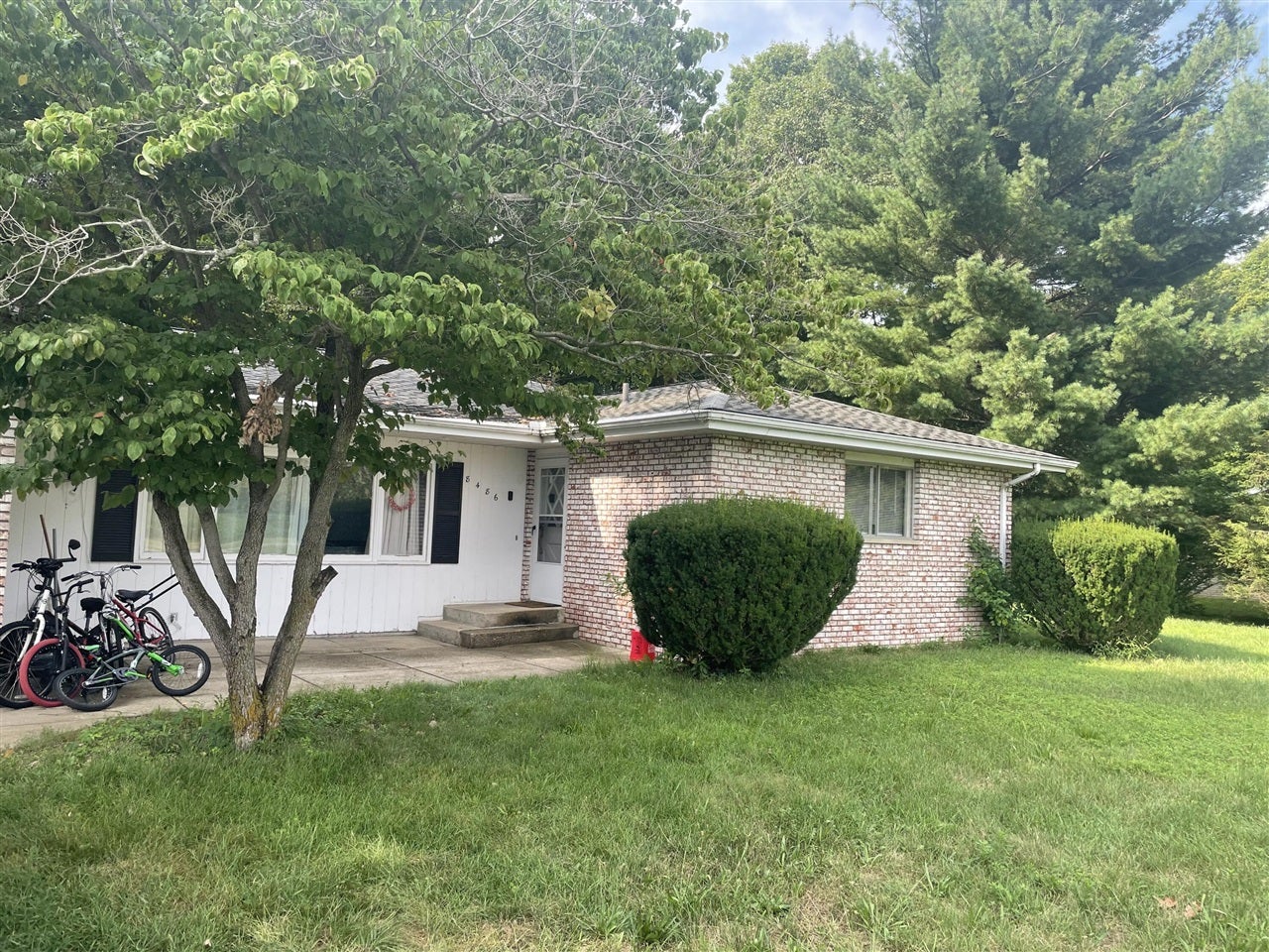 8486 S Hillcrest Drive — photo