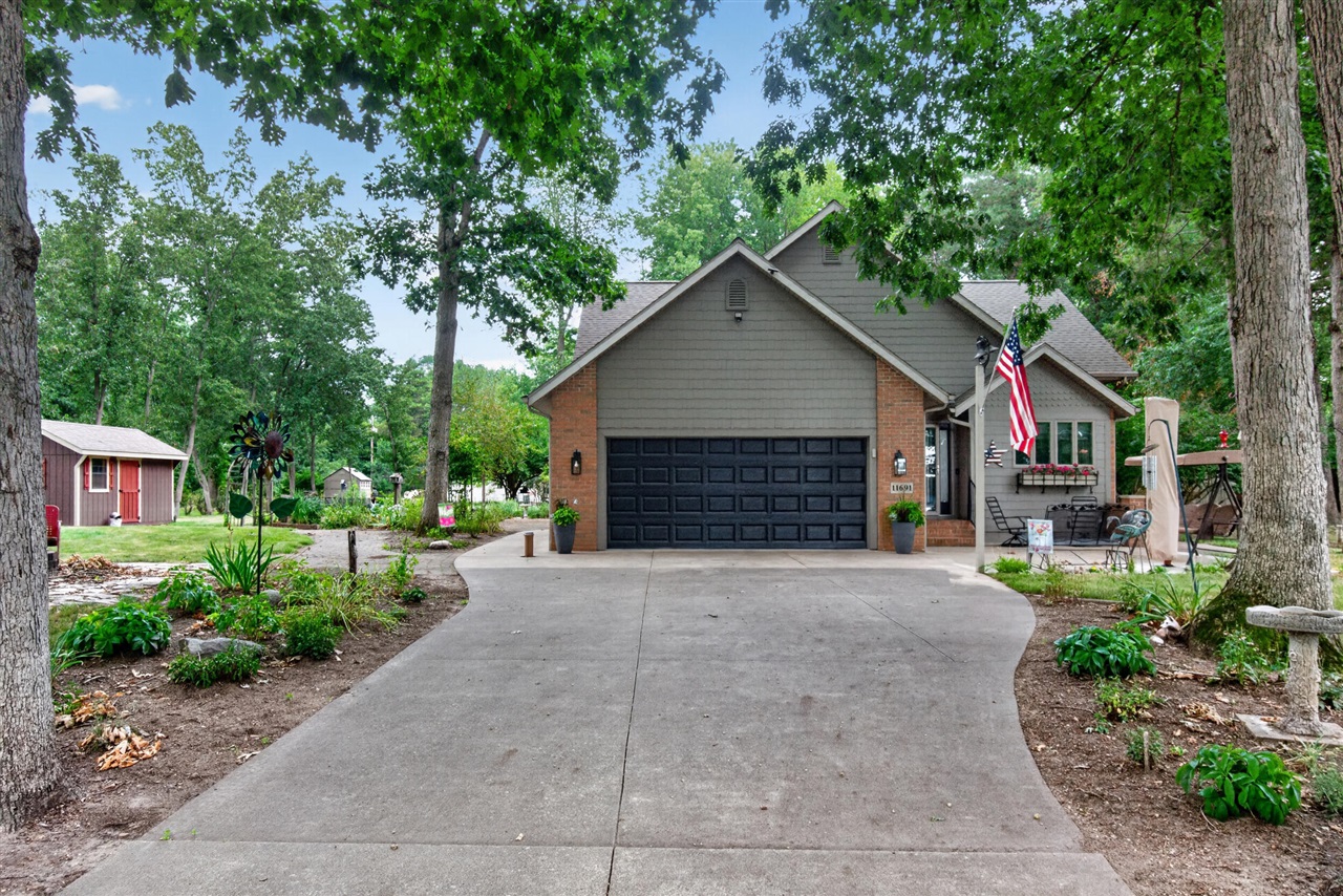 11691 Bradley Drive — photo