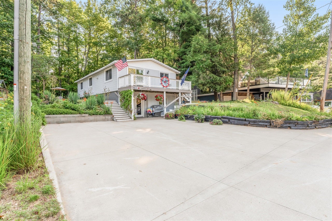 2144 E Lake Mitchell Drive — photo