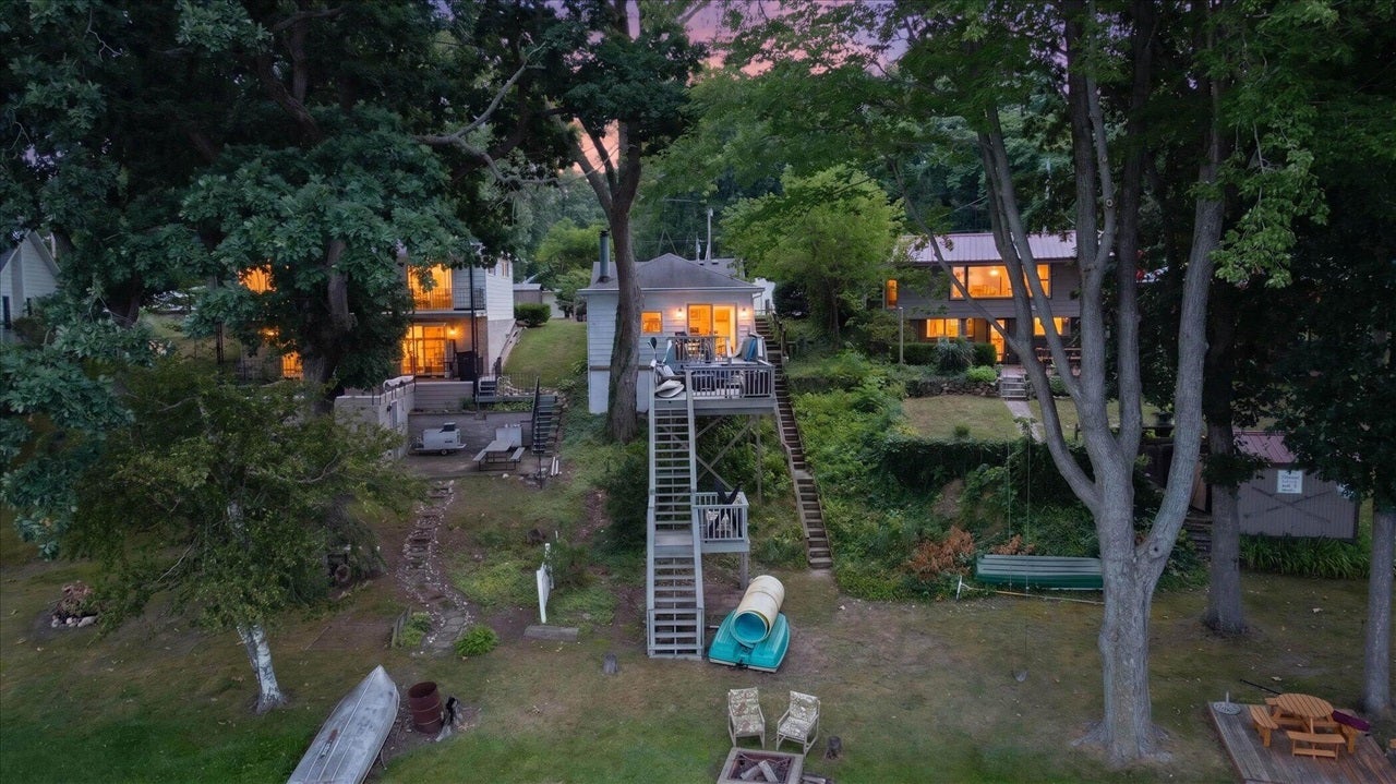 52784 Twin Lakeview Drive — photo