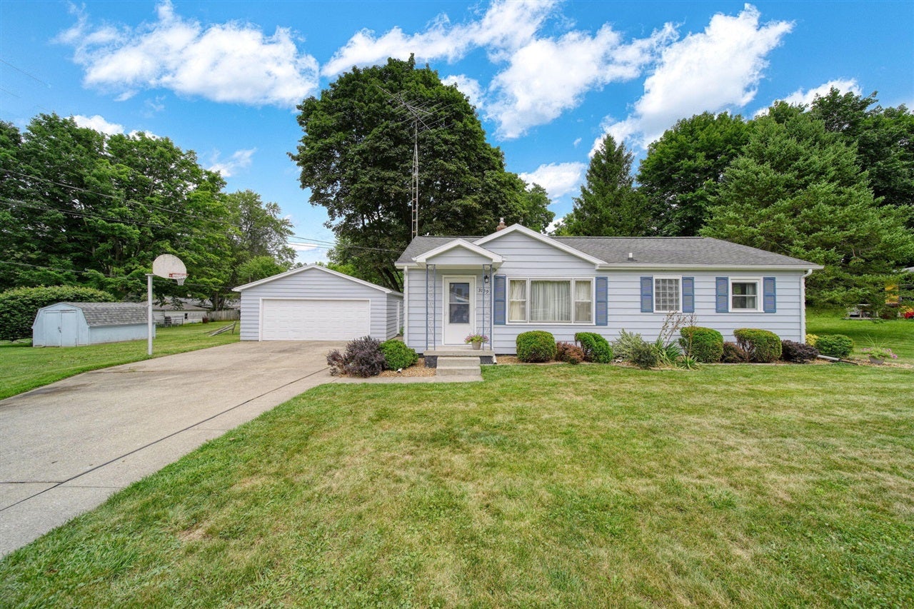 3109 Queen Street — photo