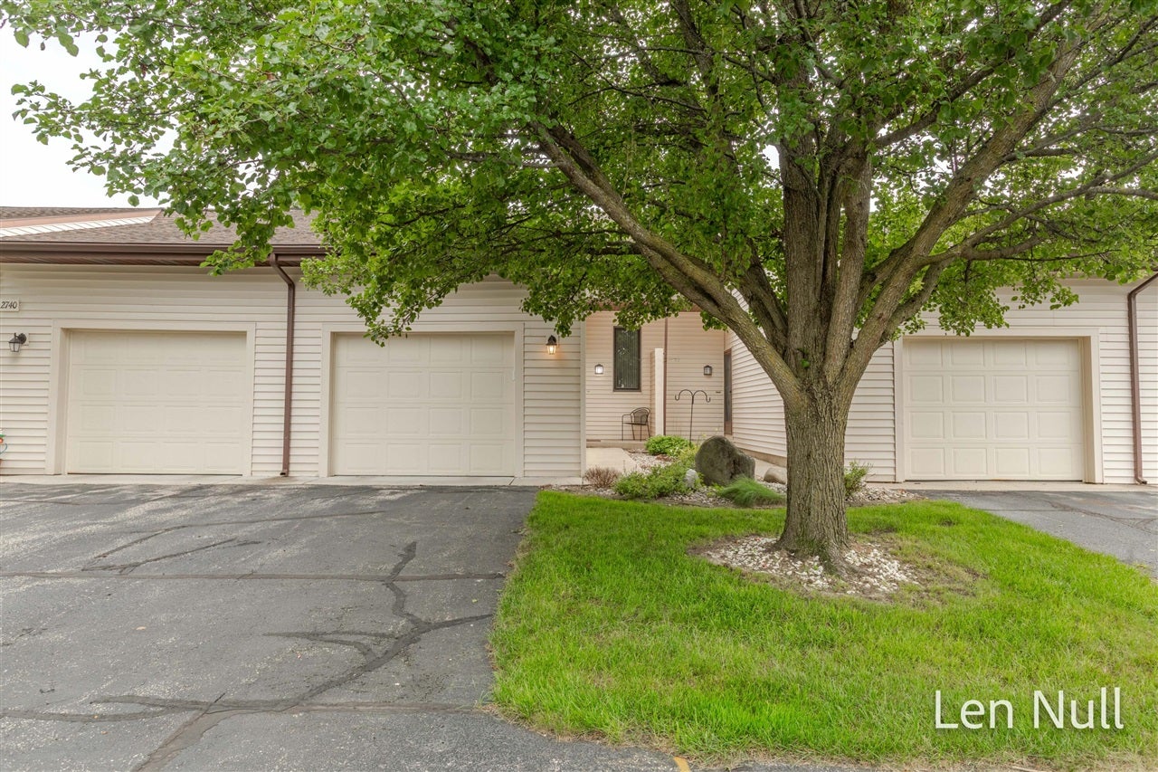 2742 Stonebluff Drive — photo