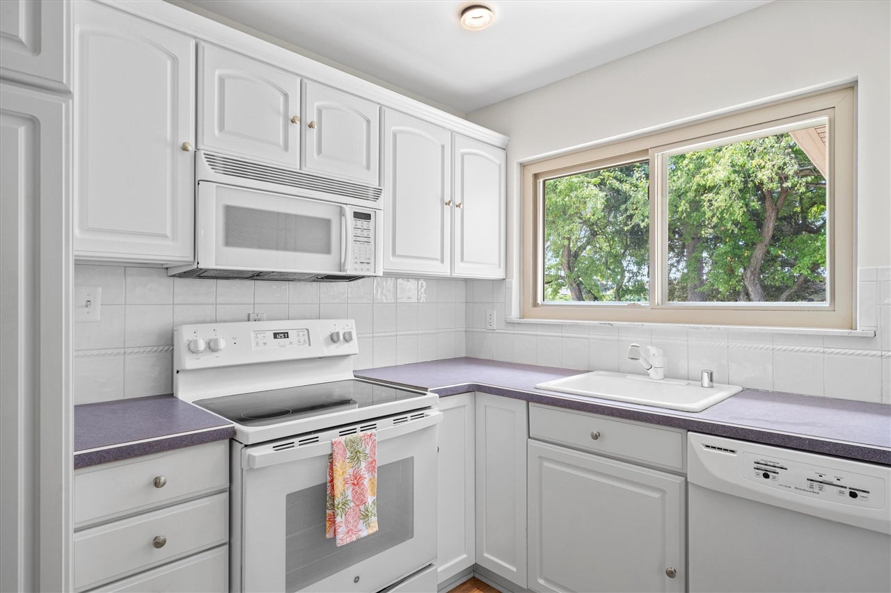 30906 Roycroft Street — photo
