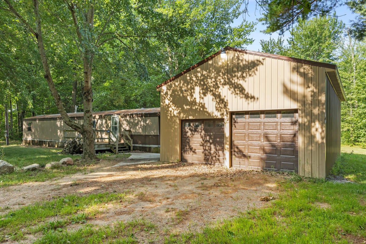 11825 Federal Road — photo