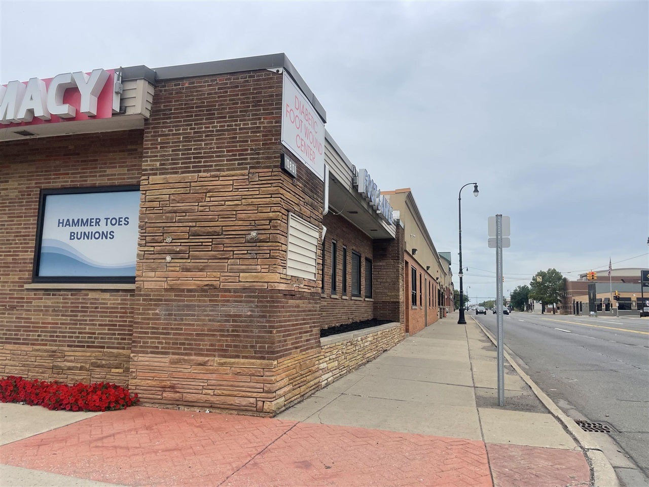 10801 W Warren — photo