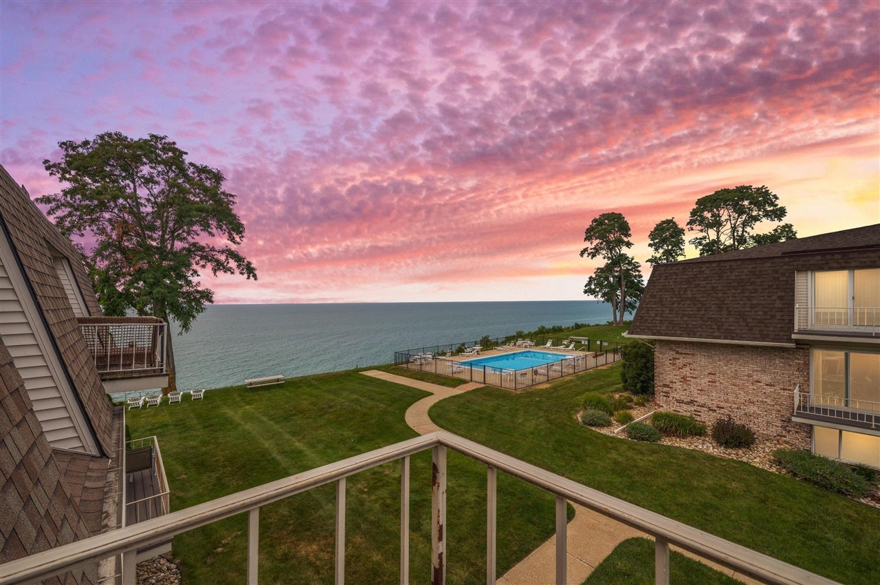 3622 Lakeshore Dr. Drive G12 — photo