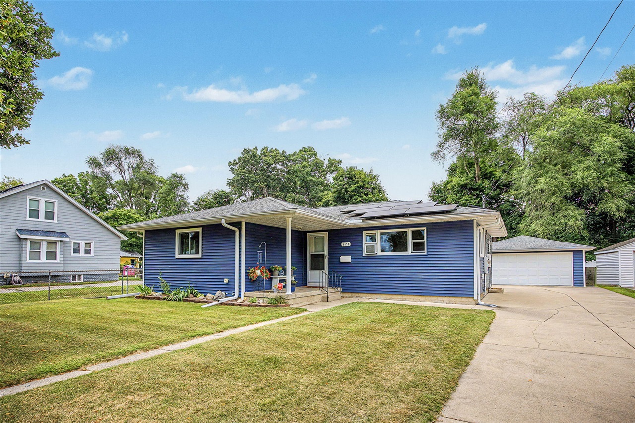 427 Bates Street, Jackson, MI 49202 — photo 2