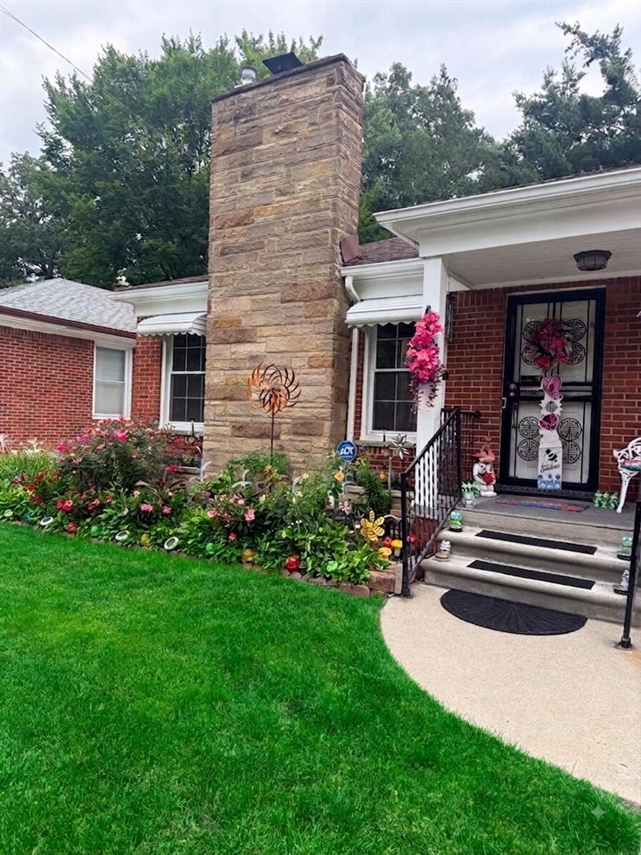 24080 Oneida Street — photo