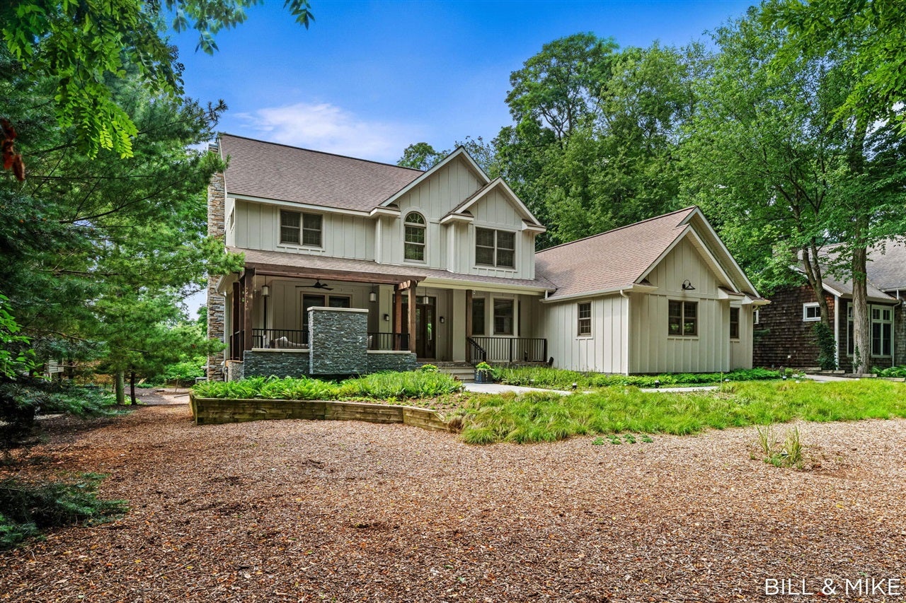 2840 Lake Breeze Drive — photo