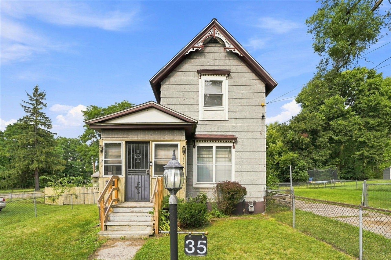 35 Hubbard Street — photo