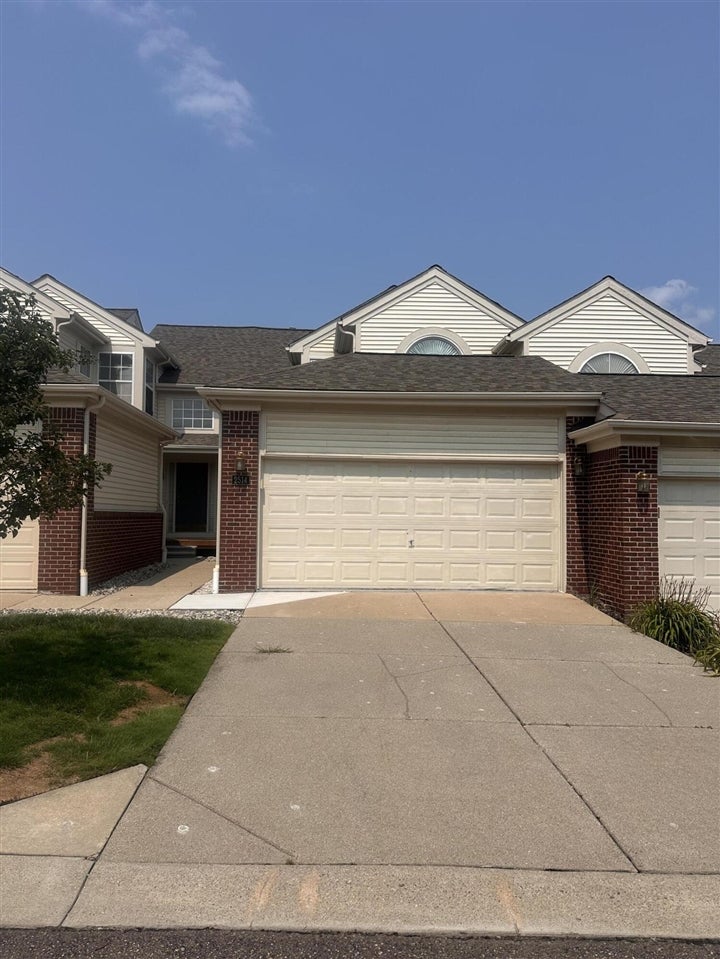 2514 Boulder Lane — photo
