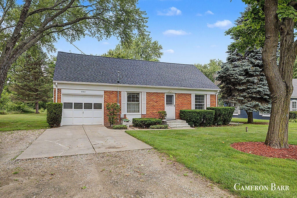 6935 Belding Road — photo