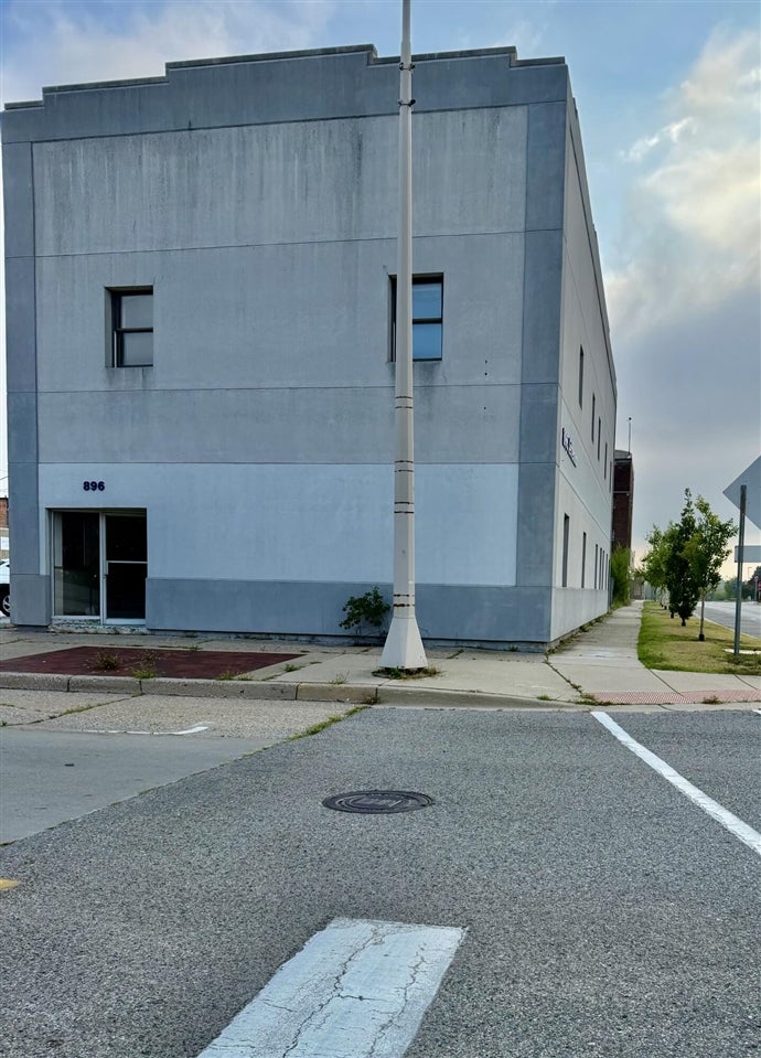 896 Jefferson Street — photo