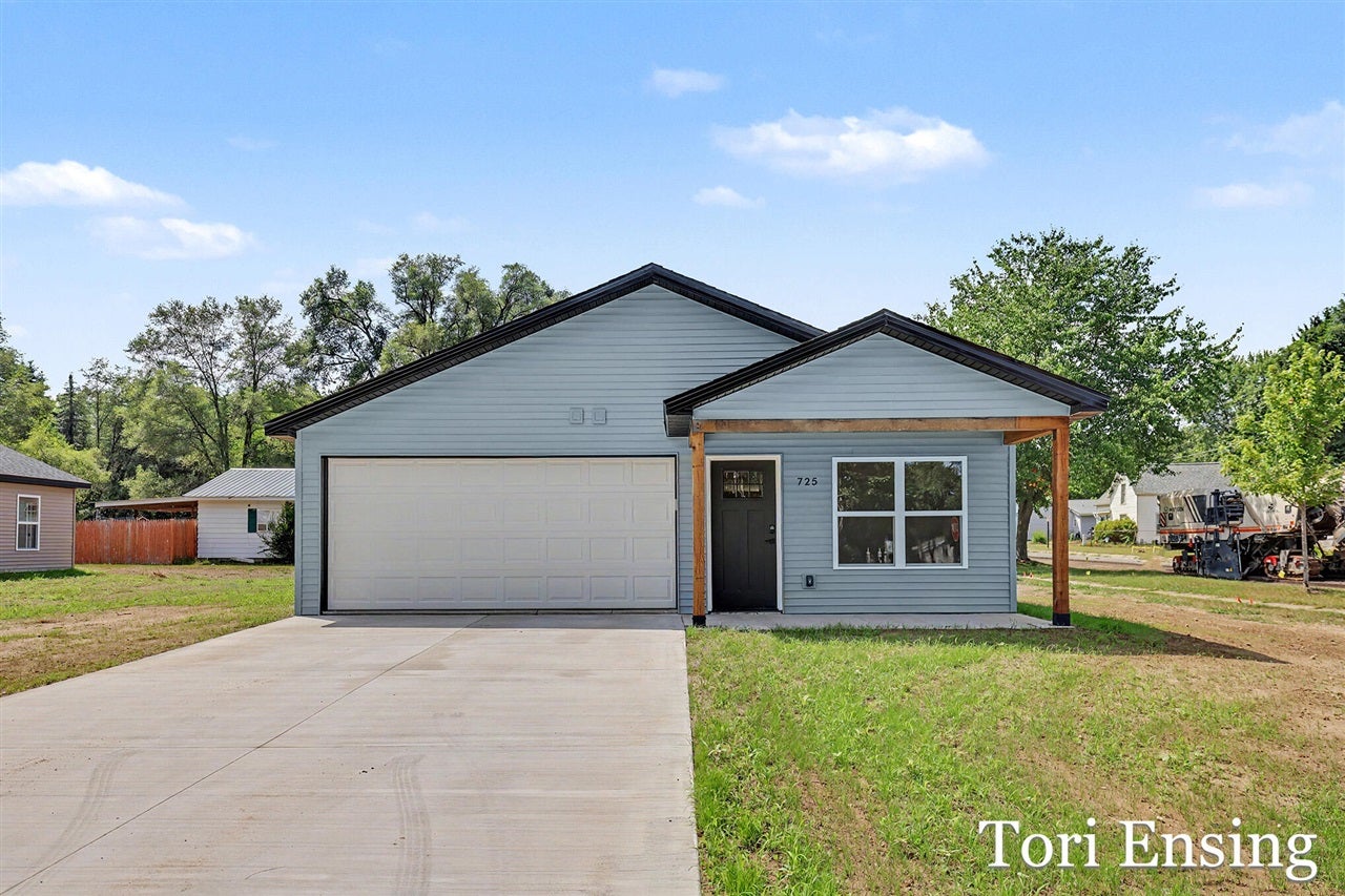 725 N Burgess Street — photo