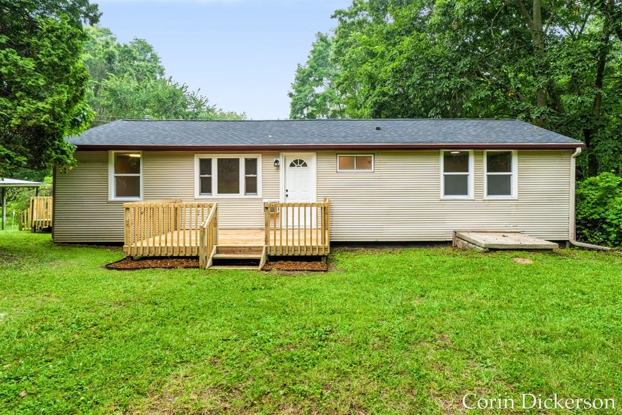 13790 Hutchinson Road — photo