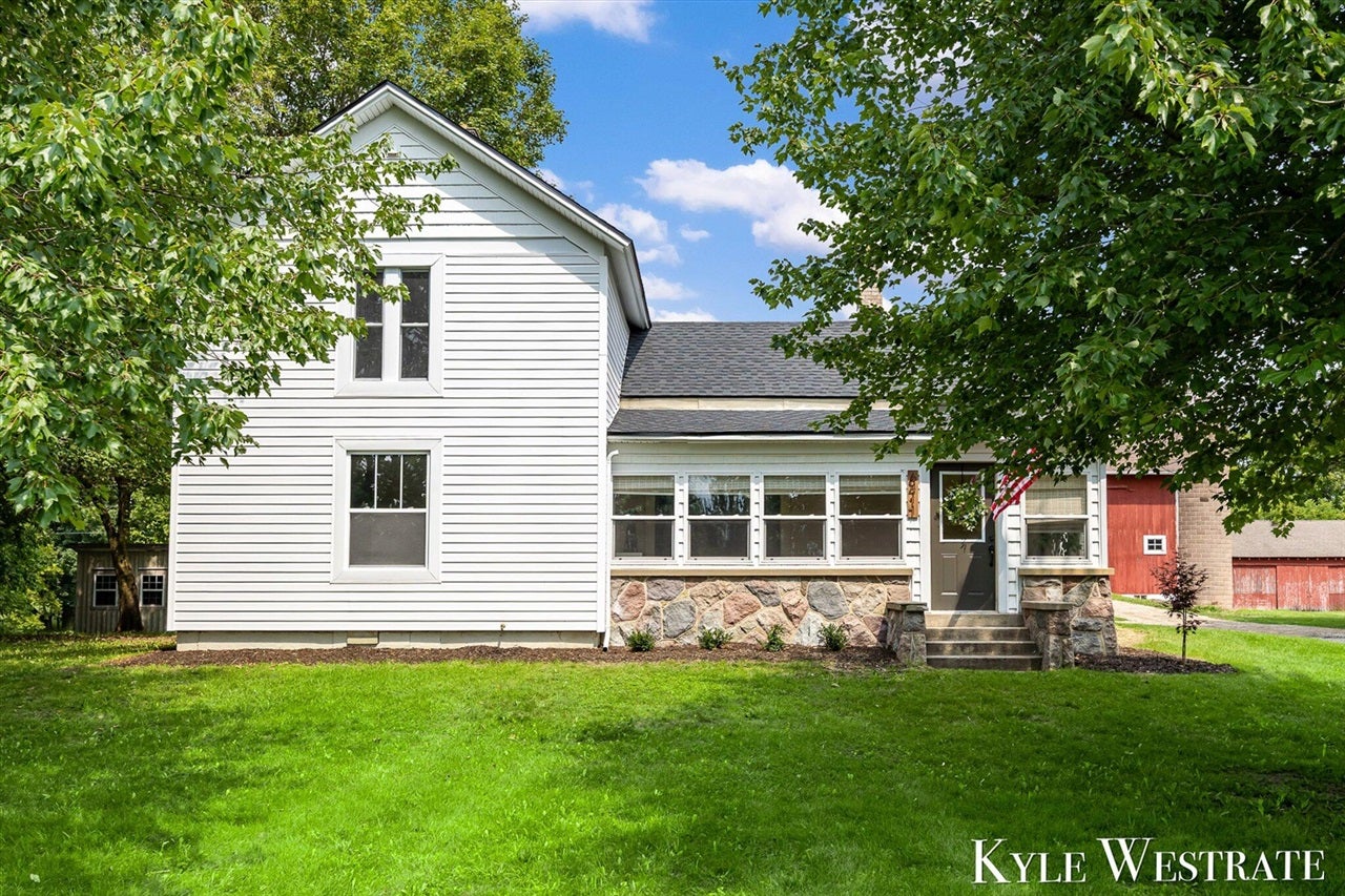 6411 11 Mile Road — photo