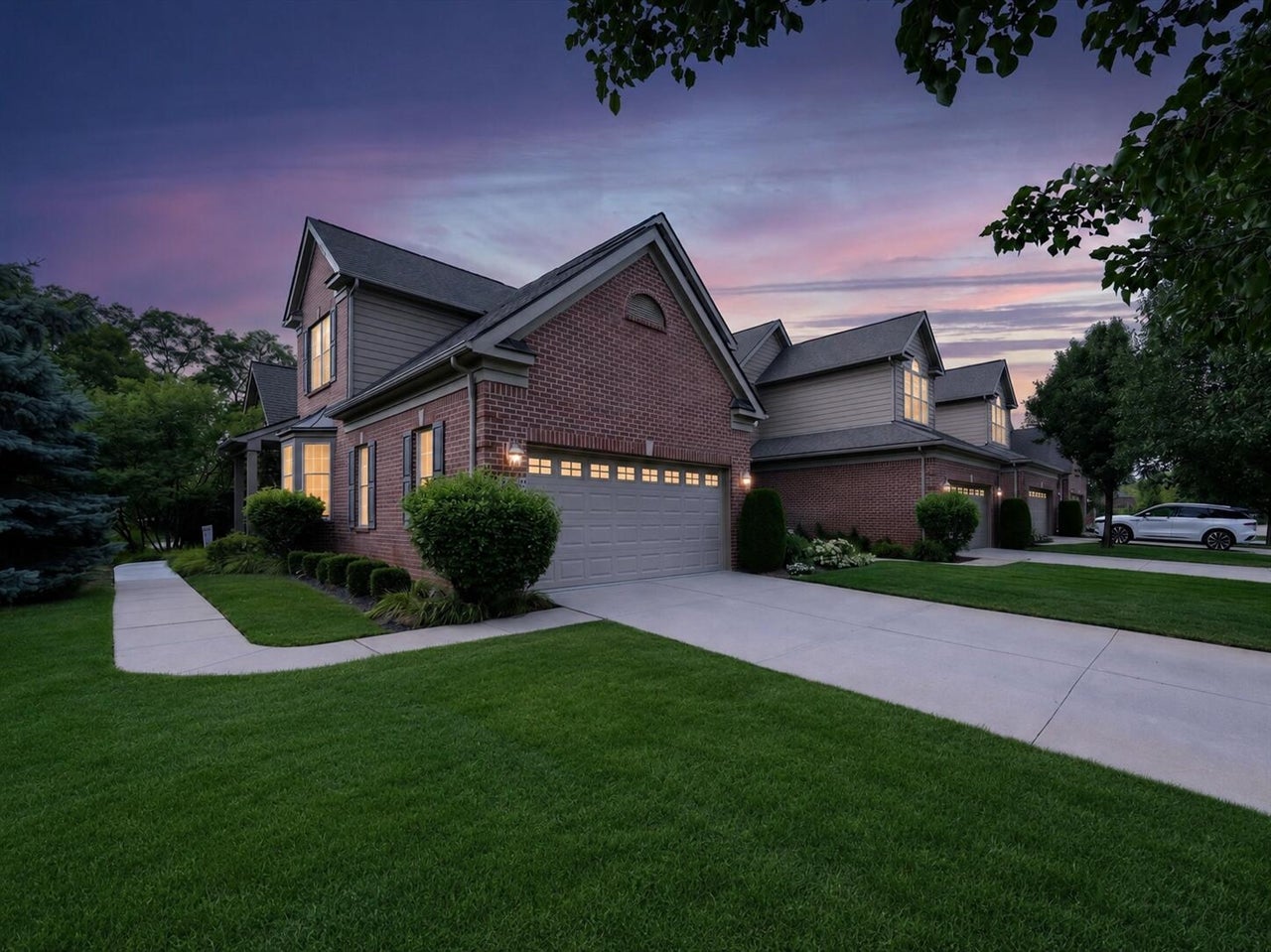 44742 Broadmoor Circle — photo