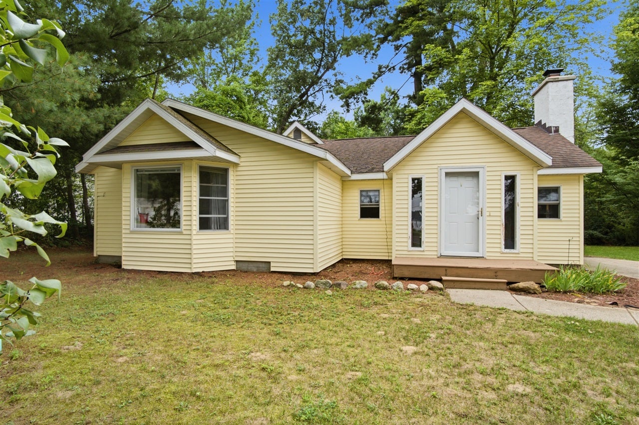 1508 E Hess Lake Drive — photo