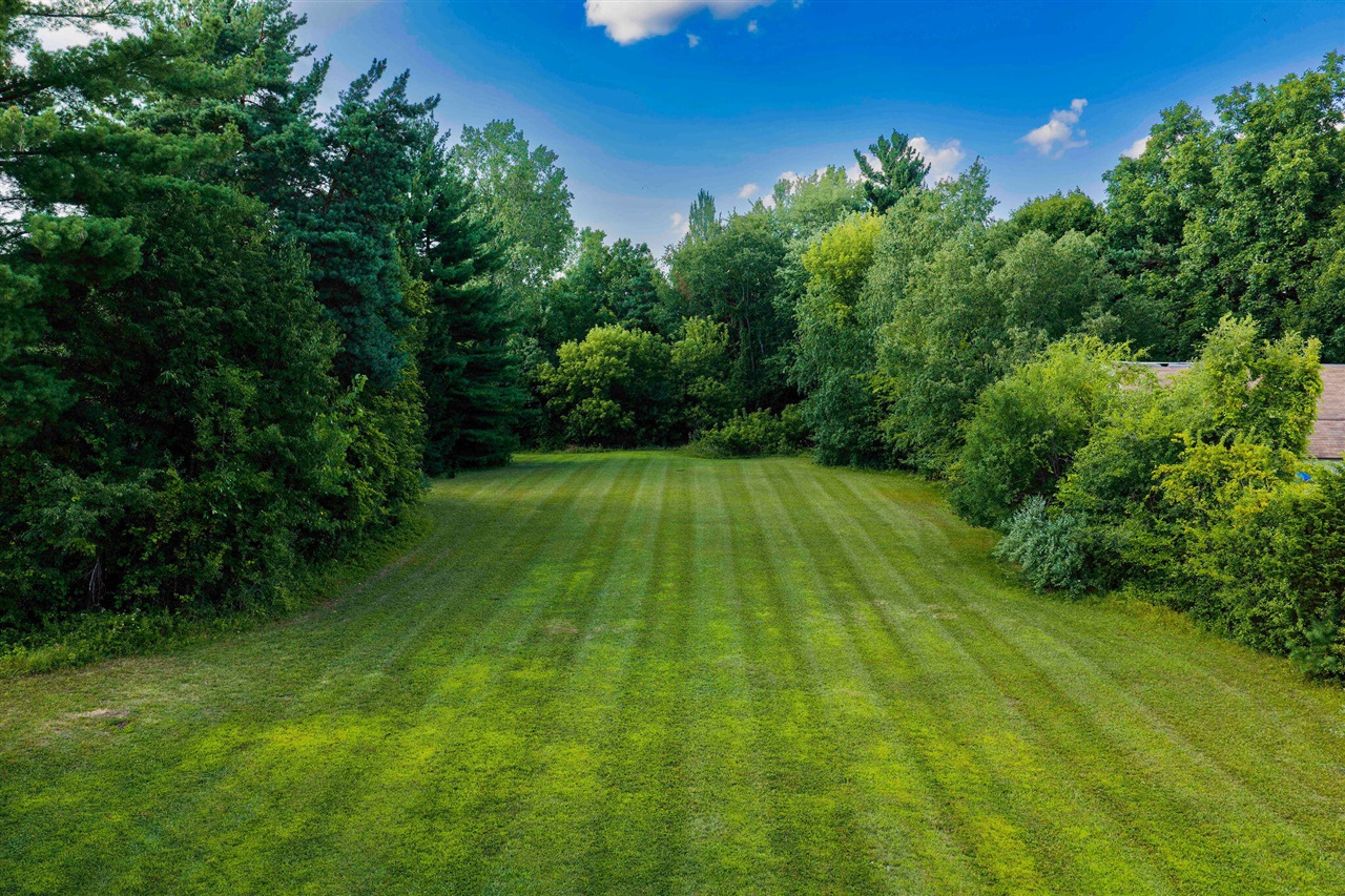 951 E Square Lake, Troy, MI 48085 — photo 2