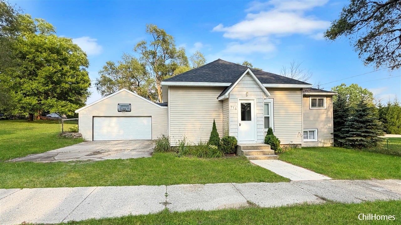 716 Root Street — photo