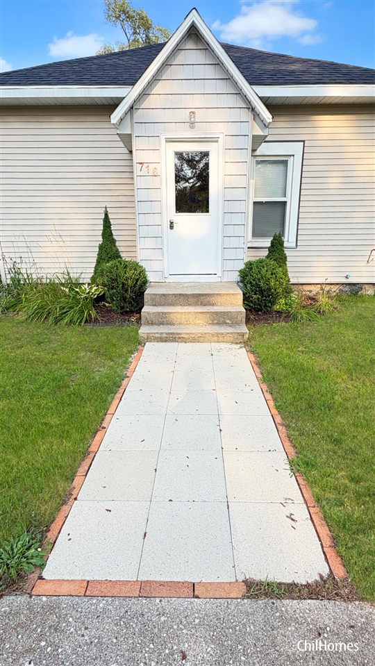 716 Root Street, Belding, MI 48809 — photo 2