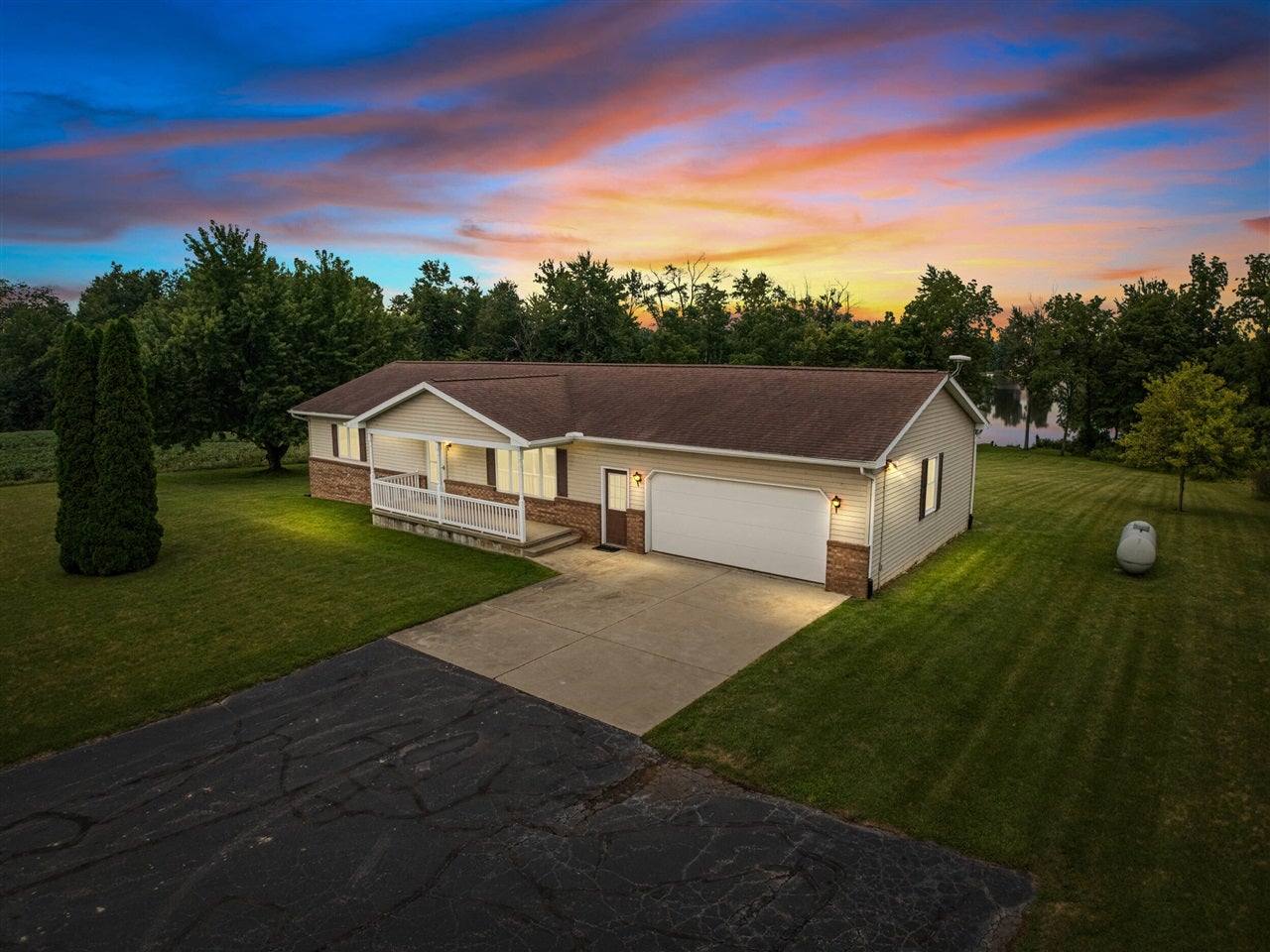 14111 Lime Lake Road — photo