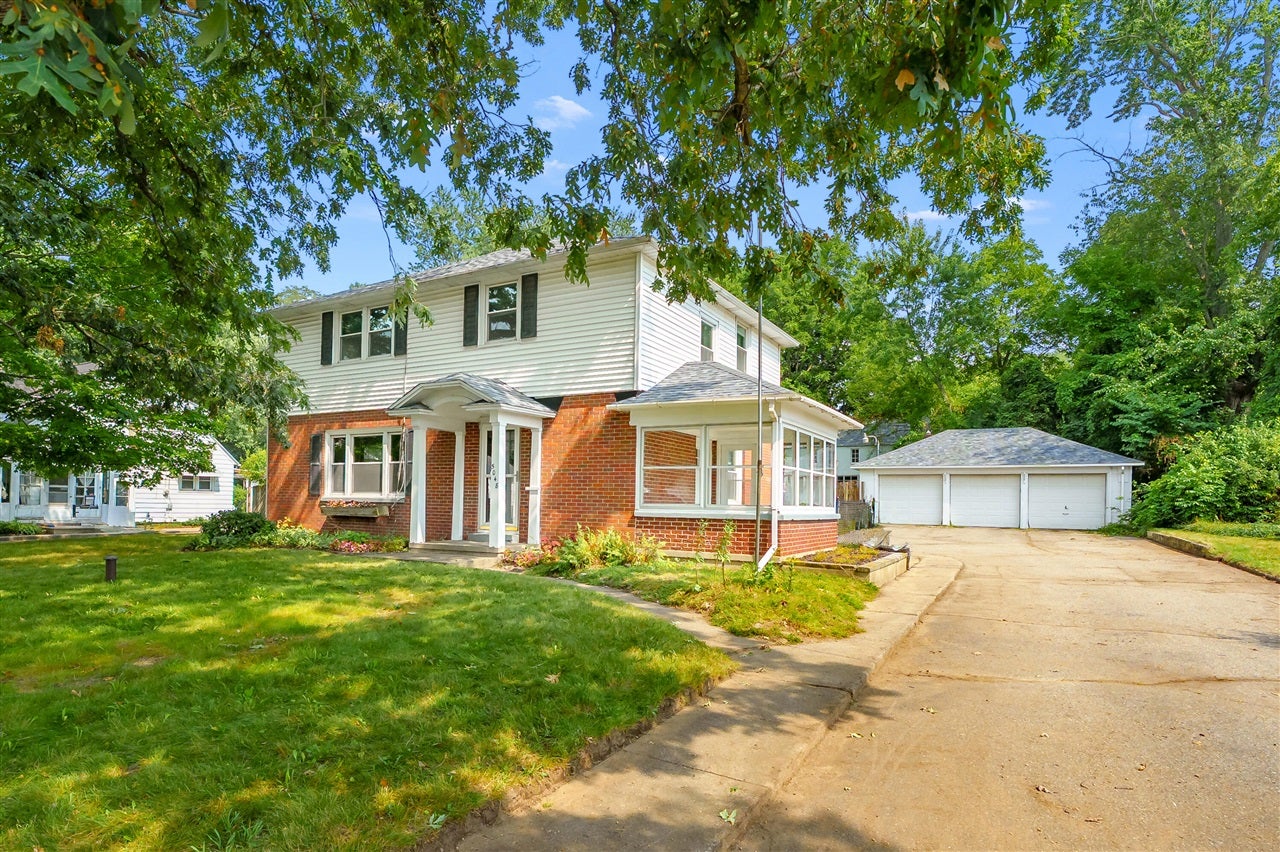 5048 N Riverview Drive — photo