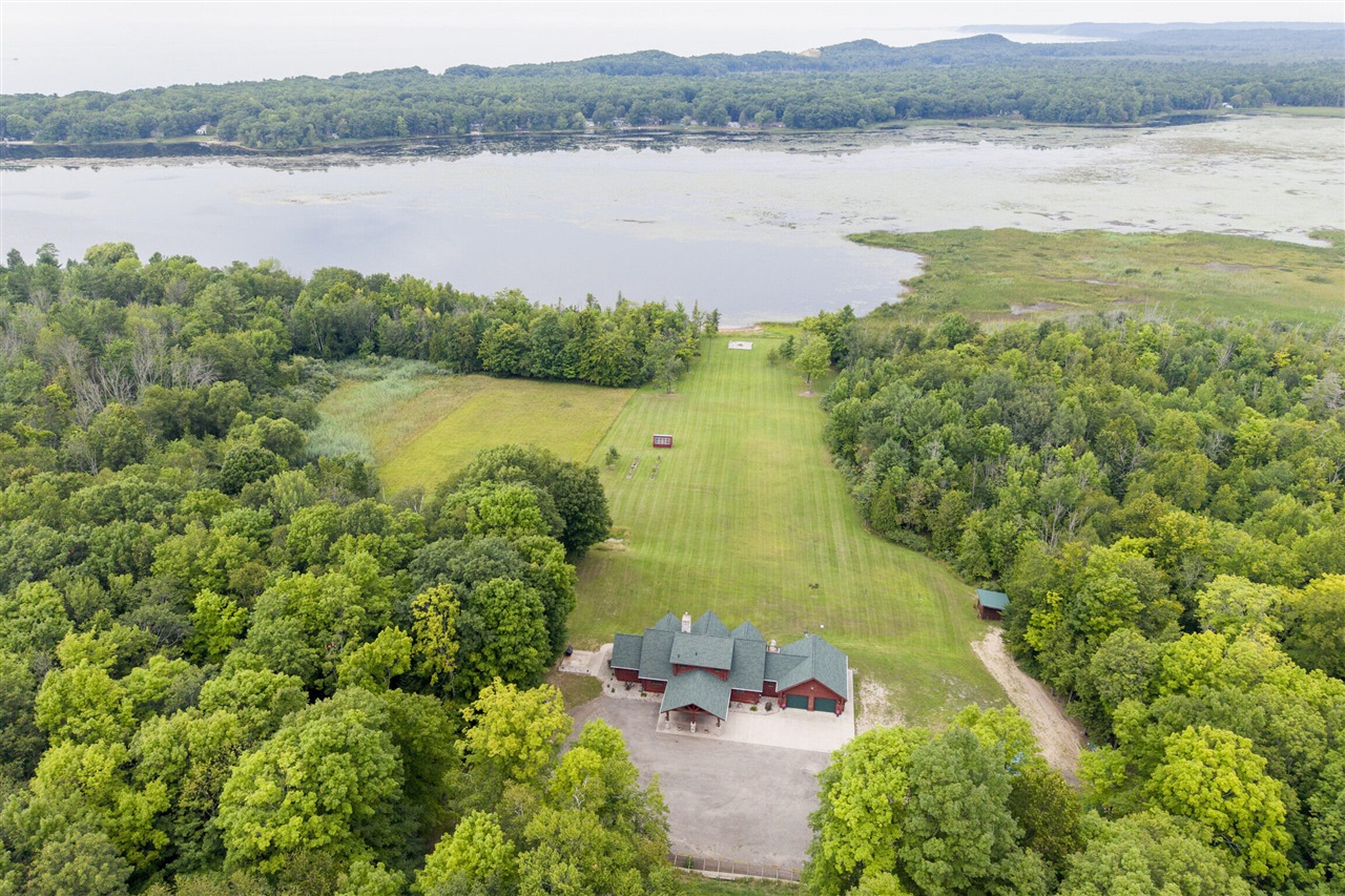 302 E Kott Road, Manistee, MI 49660 — photo 3