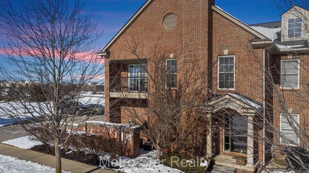 120 N Village Way Way — photo