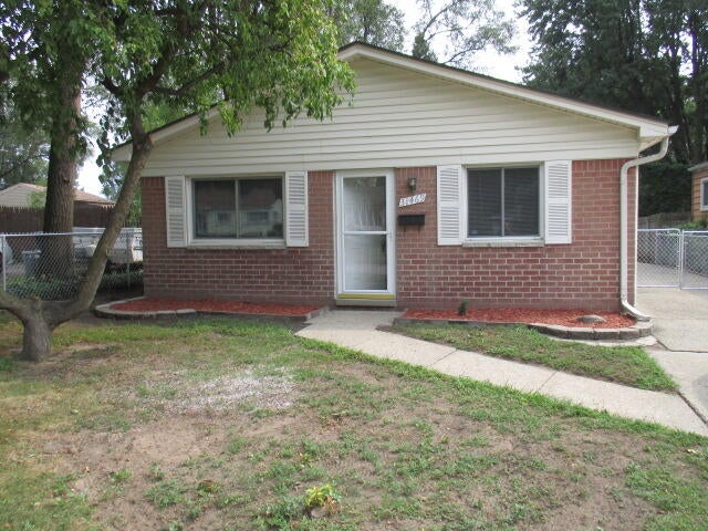 31469 Fairchild Street — photo