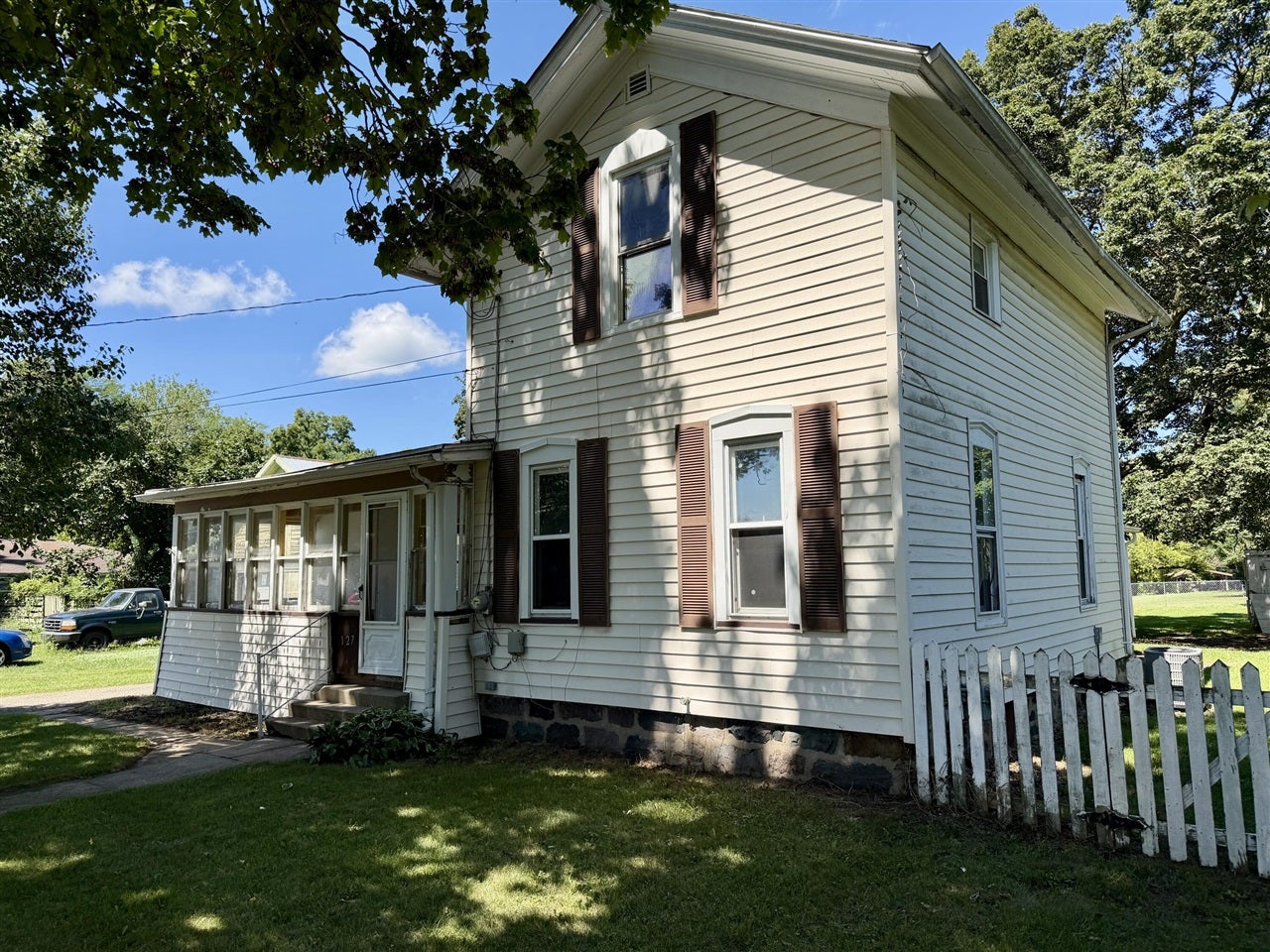 127 E Mill Street — photo