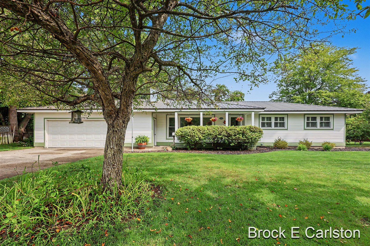 1576 Hendrick Road — photo