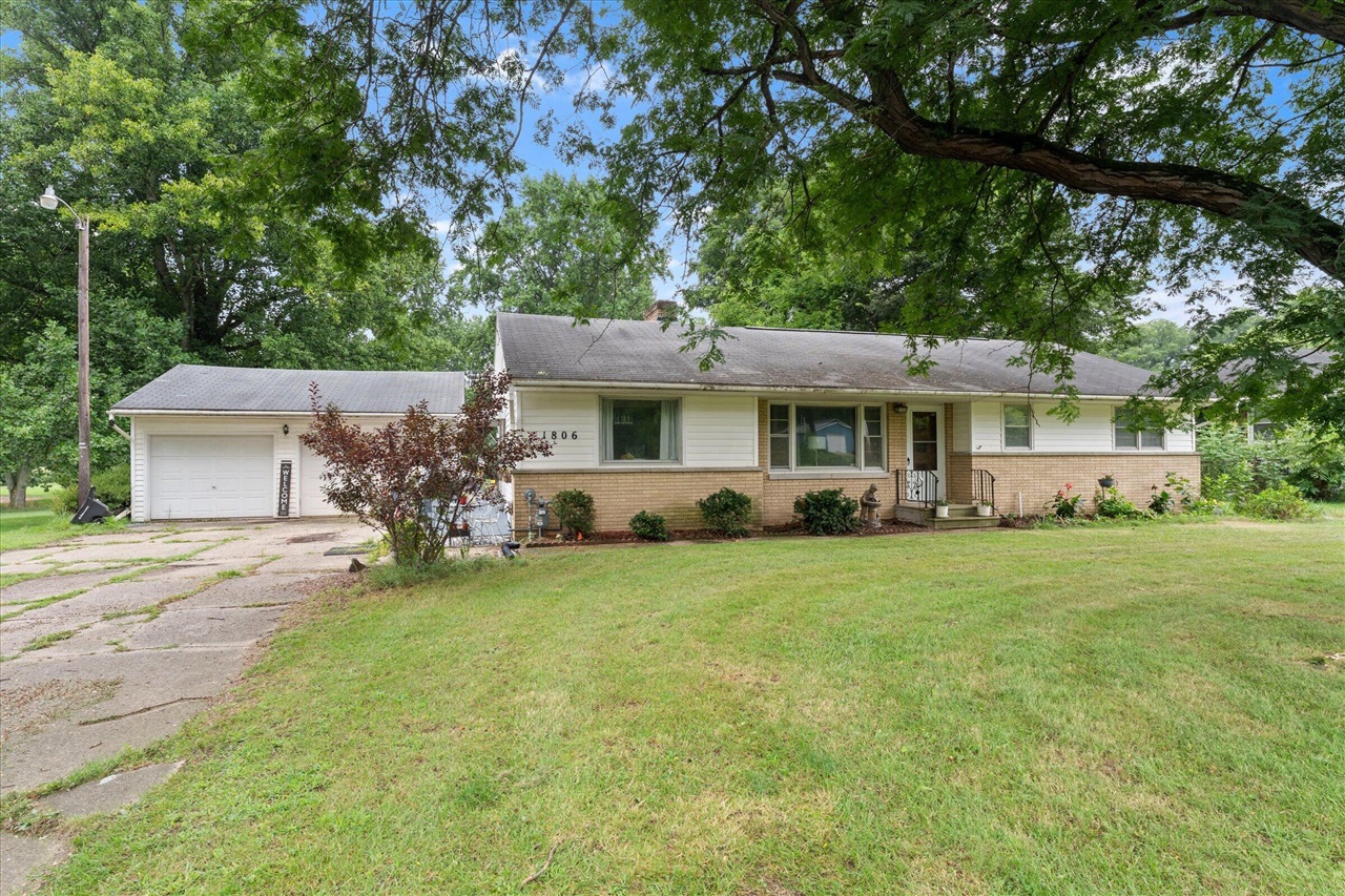 1806 E Winn Road — photo