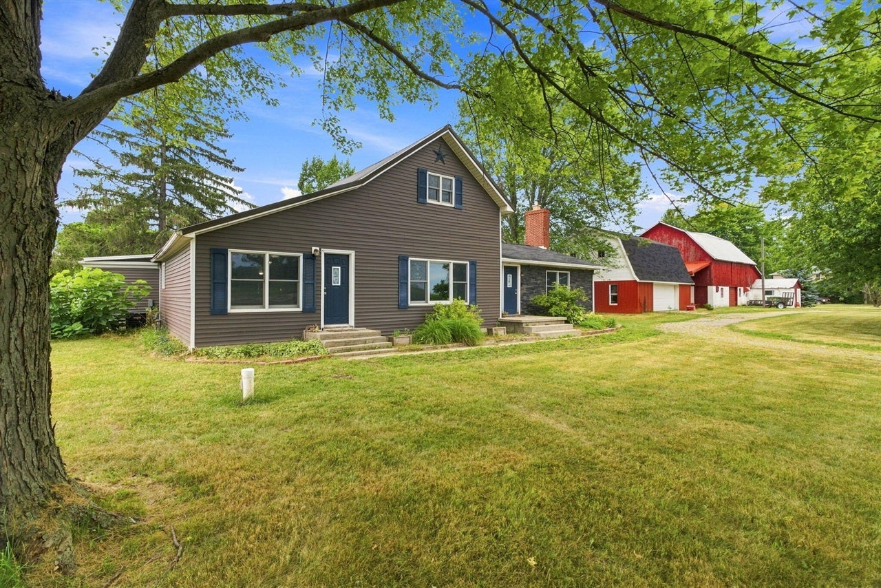 3951 N Van Dyke Road — photo