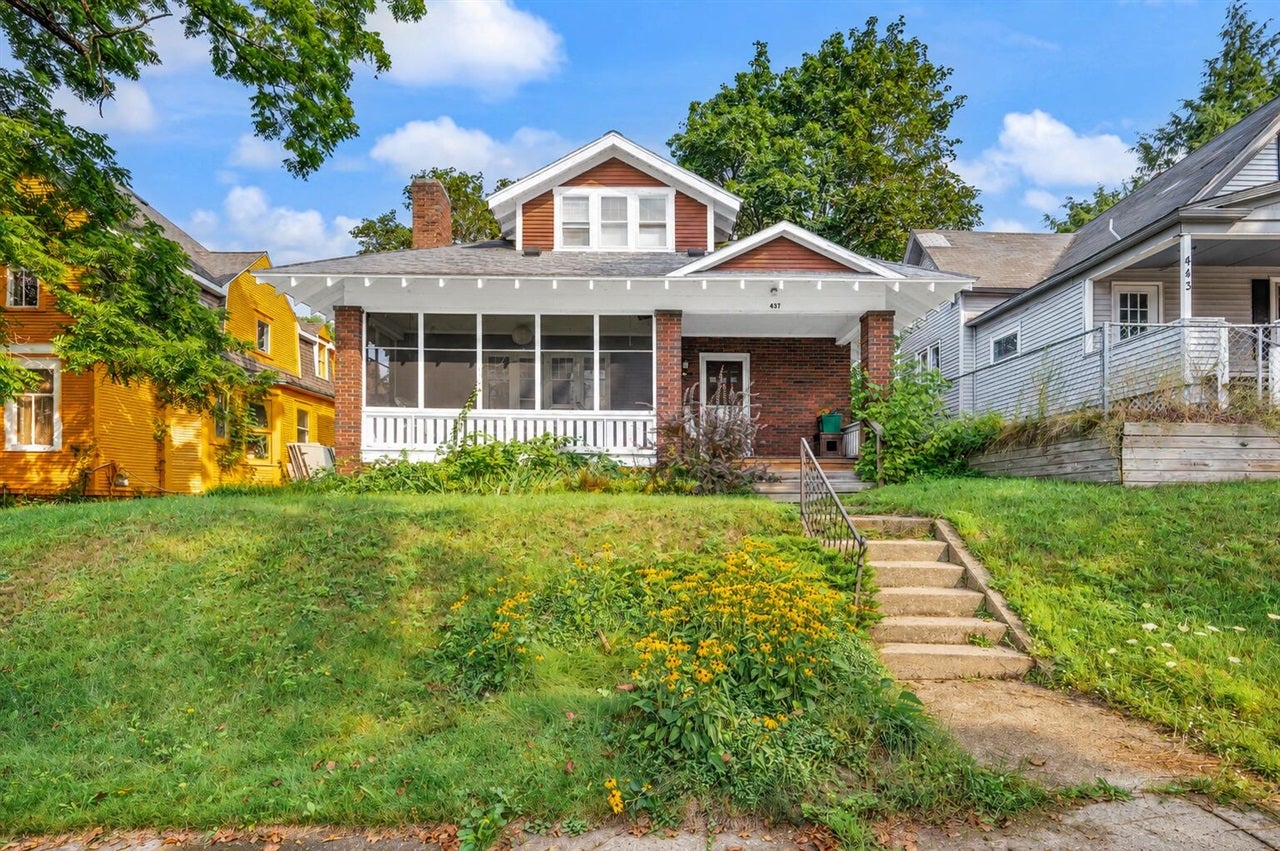 437 E Chapin Street — photo