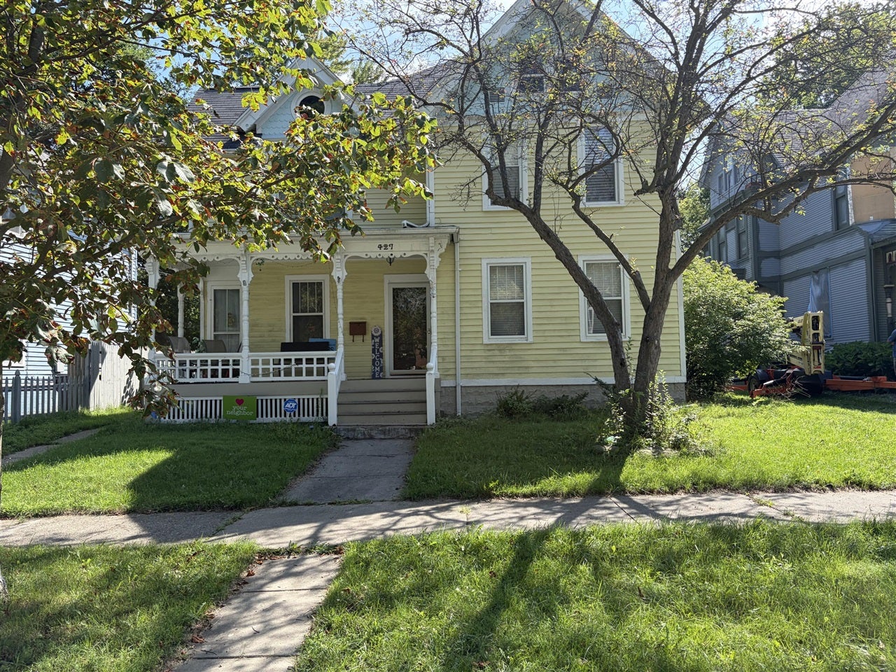 427 Dennis Street — photo