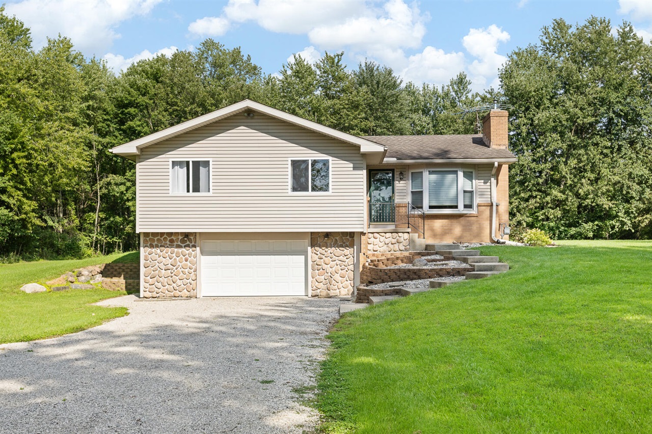 7133 Sand Creek Highway — photo