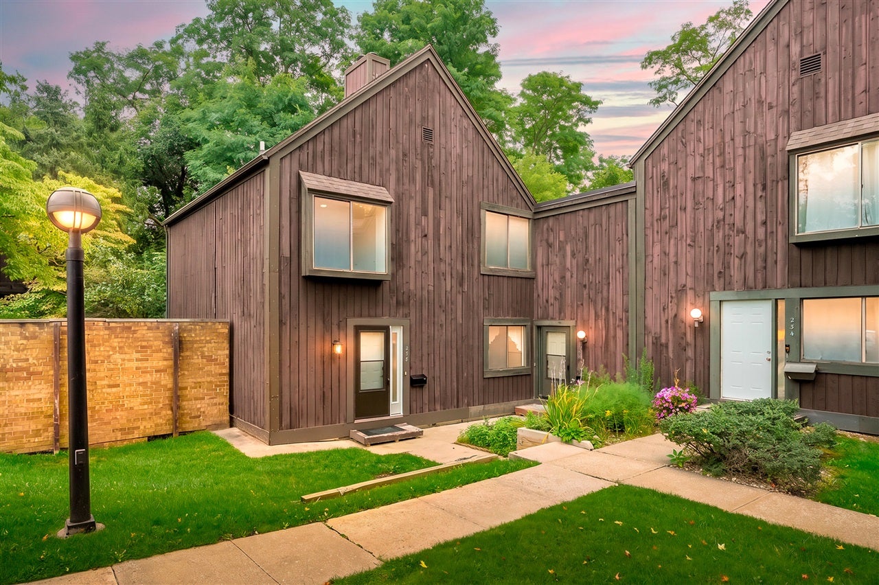 238 Falkirk Court — photo