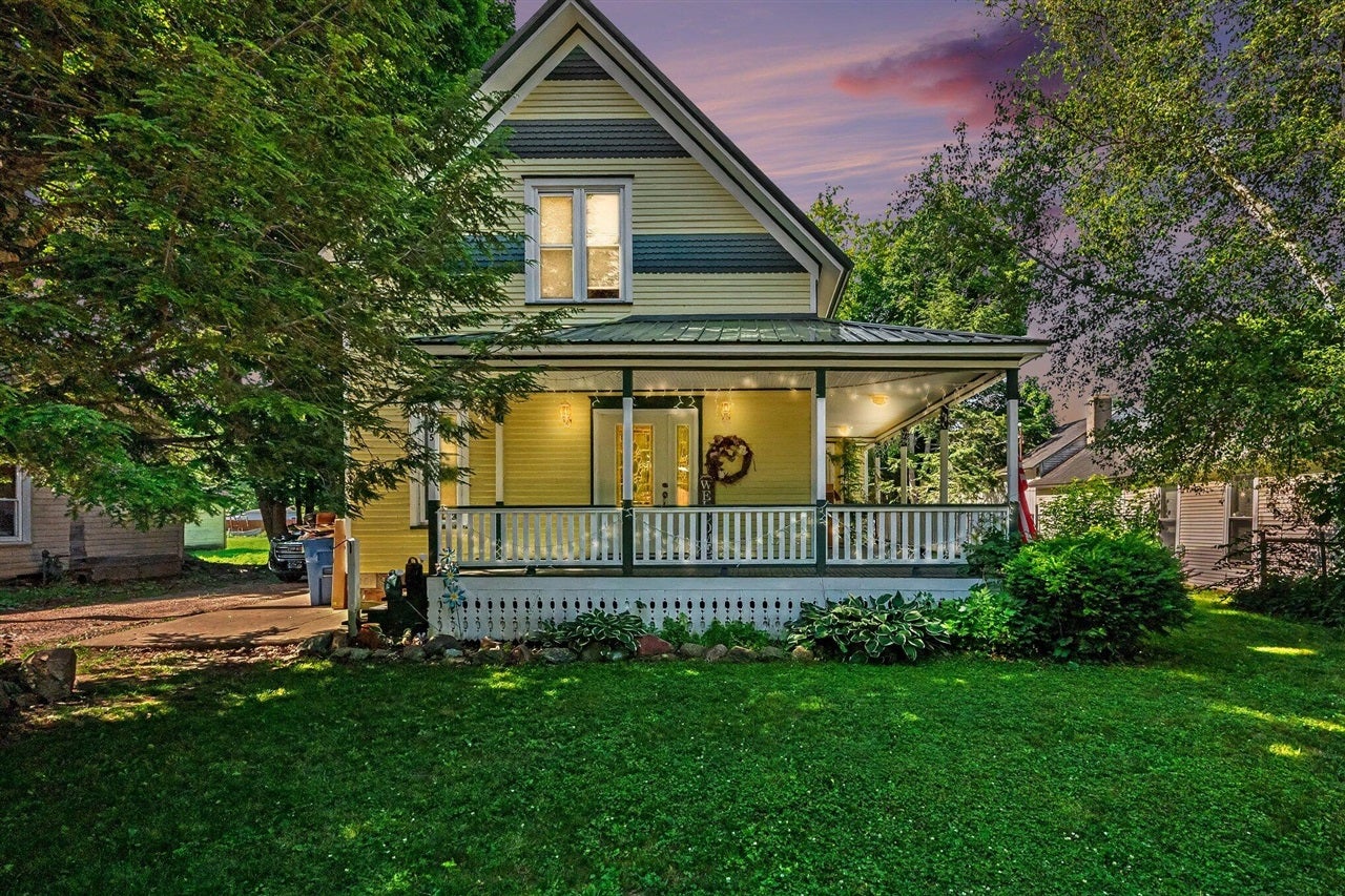 305 E Main Street — photo