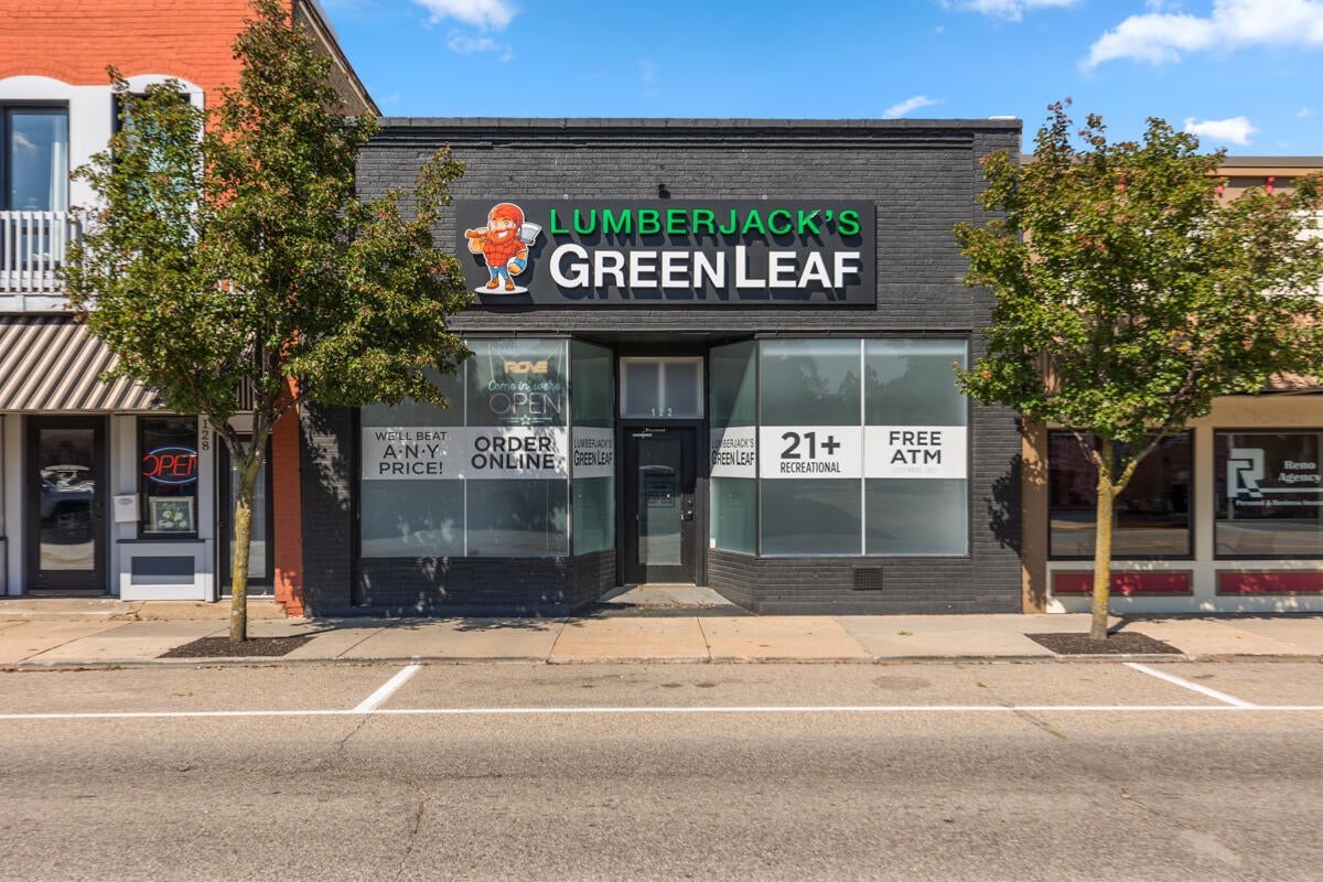 122 W Superior Street — photo