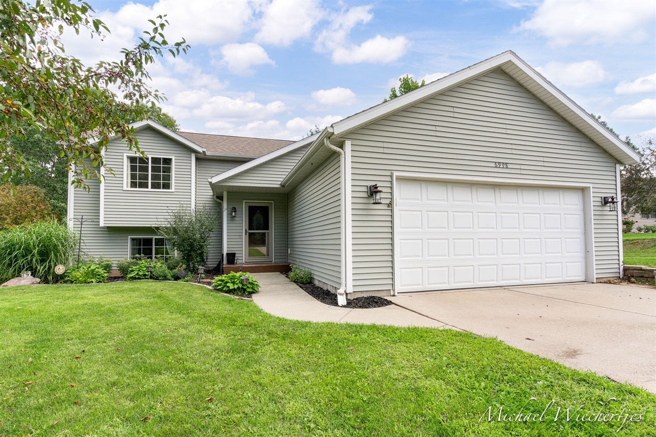 6998 Riverwood Drive — photo
