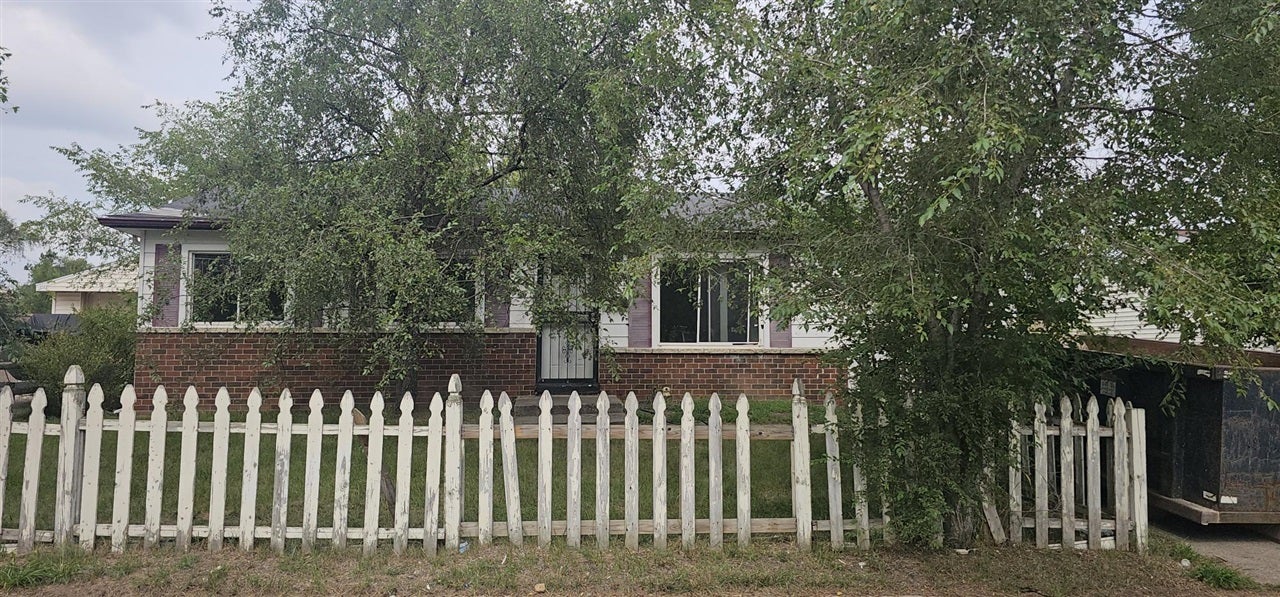 1327 Andrea Street — photo