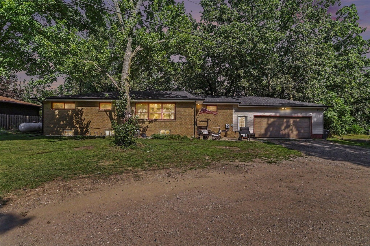 5105 Wayside Path — photo